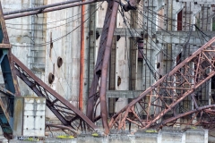 Reaktorius 5 ir 6 – nuvirtęs kranas / Units 5 and 6 – overturned crane